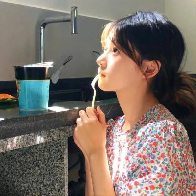 抓着彩虹的男人